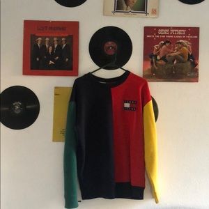 Medium 90s retro Tommy Hilfiger sweatshirt!